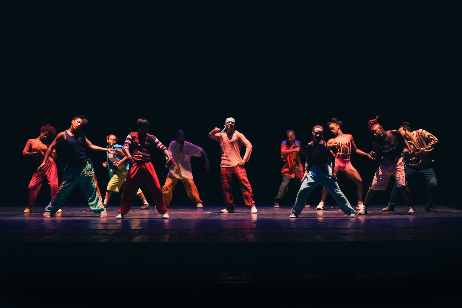 "Nosso Baile" leva jovens bailarinos e bailarinas do Ceará a trilharem caminho da dança mundial. Leia análise da professora Rosa Primo