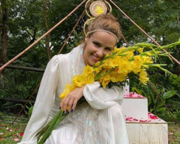 Leona Cavalli - A atriz gaúcha, nascida em 6/11/1969,  se chama Alleyona Canedo da Silva. O nome foi escolhido por seu pai, mas, ao se dedicar à carreira artística, ela fez a vontade da mãe, que queria batizá-la como Leona. O Cavalli é uma homenagem aos padrinhos. 