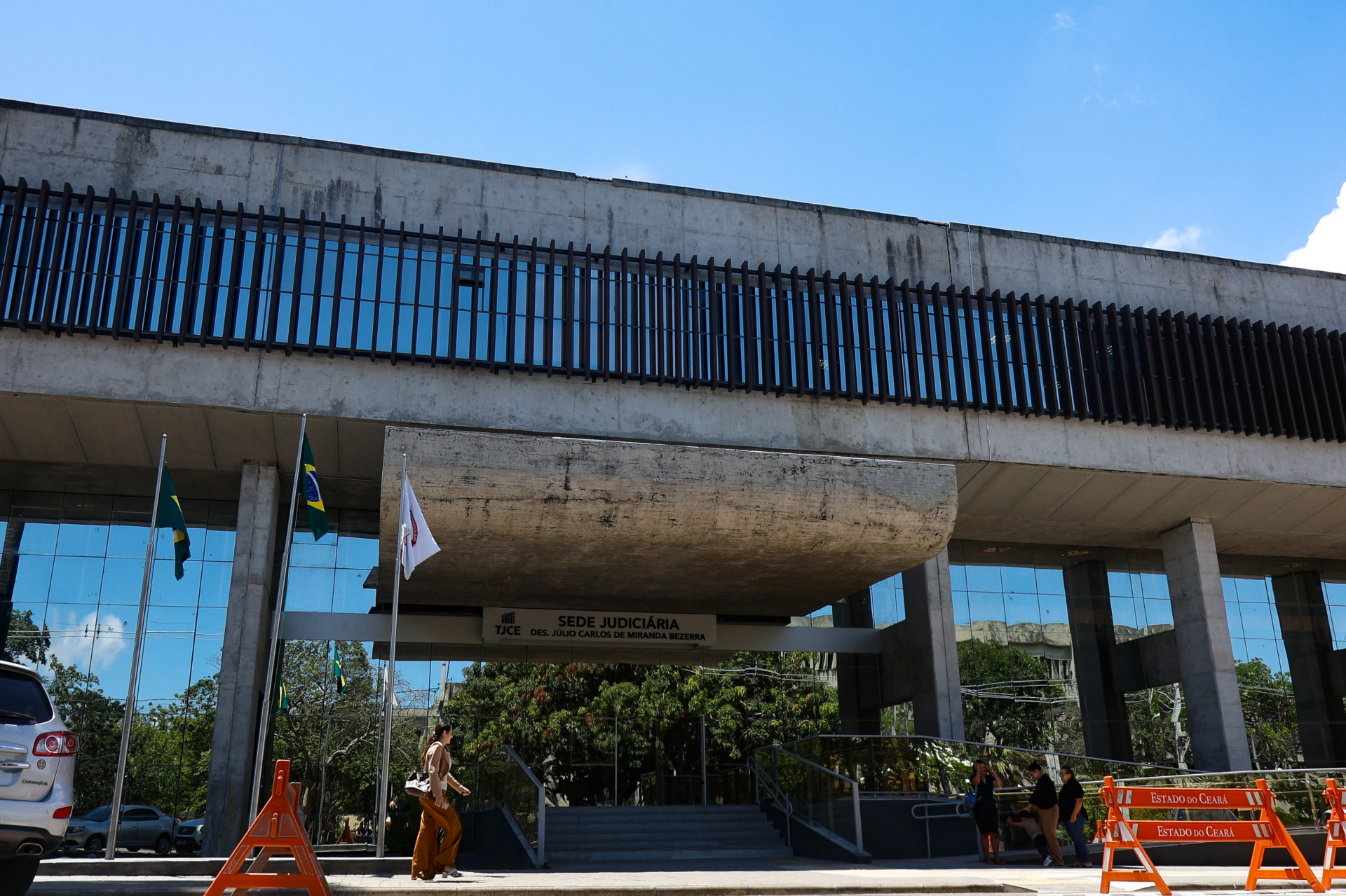 ￼LEI permite a criação 
de novos cargos no TJCE (Foto: DANIEL GALBER/ESPECIAL PARA O POVO)