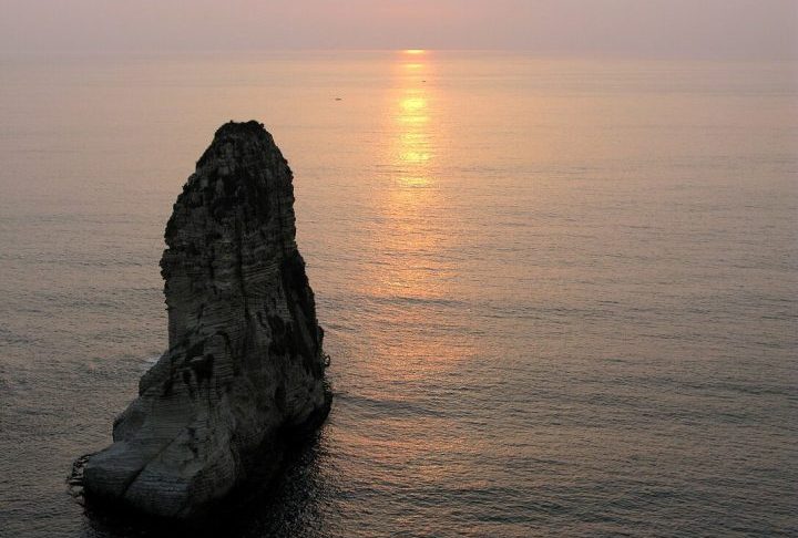 Estima-se que existam entre 50 mil a 100 mil sítios arqueológicos submersos no Mediterrâneo, desde naufrágios fenícios e romanos até aeronaves da Segunda Guerra Mundial.