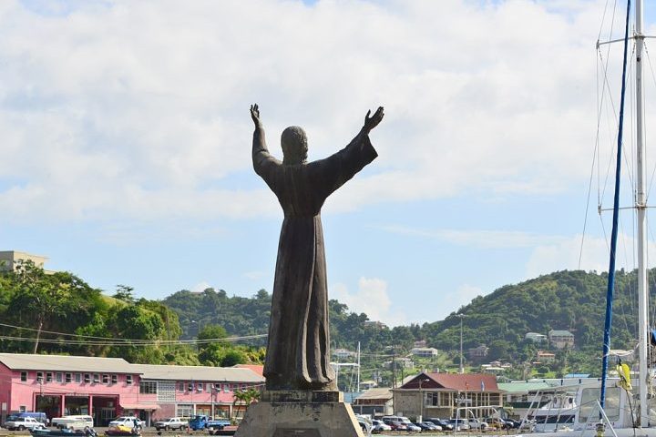 Outra réplica — essa em terra firme — fica na ilha caribenha de Granada e também recebe turistas e curiosos.