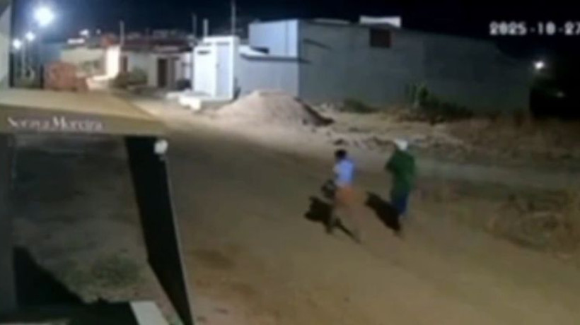 Vítima foi esfaqueada pelo suspeito em uma via pública na madrugada desta terça-feira, 28 