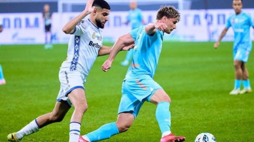 Jogador resiste e combate criminosos. Ele supera episódio e é decisivo ao marcar o gol da vitória do time de São Petesburgo em clássico