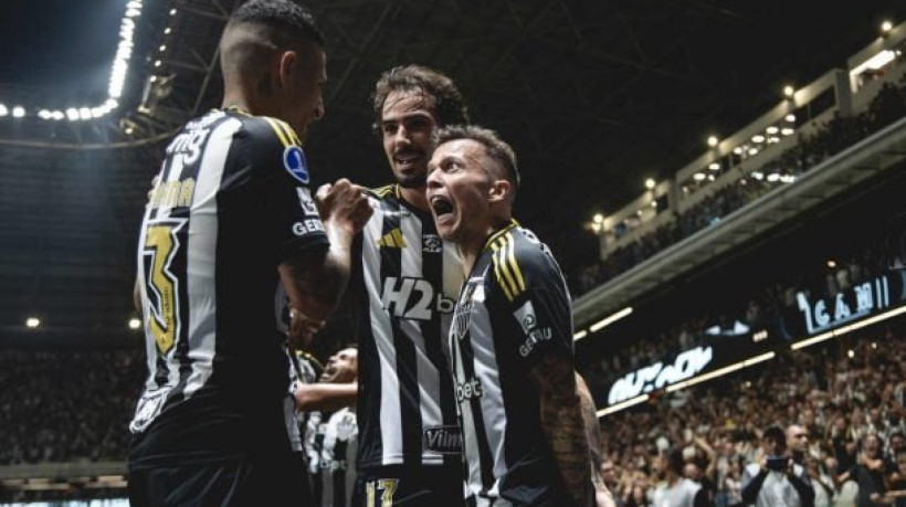 Galo faz valer o fator casa, vence equatorianos na noite desta terça-feira (28), na Arena MRV, e garante vaga na final do torneio continental