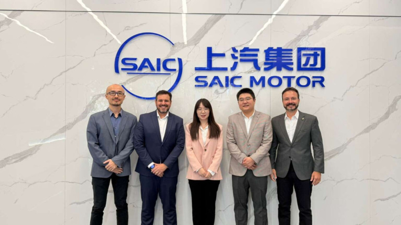 Comitiva do Governo do Ceará é recebida por diretores da SAIC Motor, em Xangai, na China