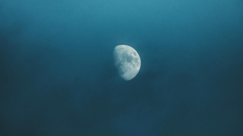 Veja em qual fase da lua estamos nesta quinta-feira, dia 30 de outubro de 2025; e confira o calendário completo de mês 