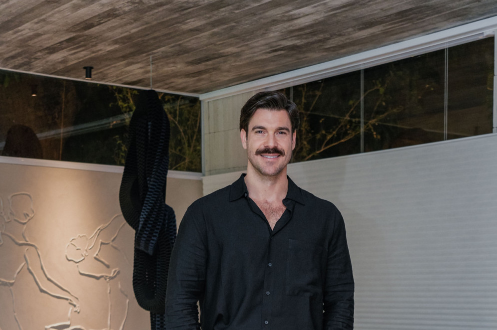 Clóvis Holanda entrevista o arquiteto Renato Mendonça na CasaCor Ceará(Foto: FERNANDA BARROS) Clóvis Holanda entrevista o arquiteto Renato Mendonça na CasaCor Ceará(Foto: FERNANDA BARROS)