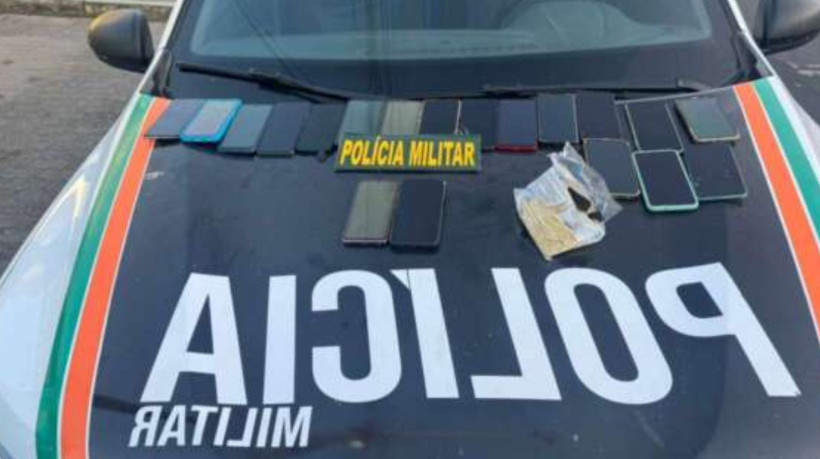 Homem é preso por suspeita de receptação com 21 celulares dentro de veículo nessa quarta-feira, 29, no bairro Marechal Rondon, em Caucaia