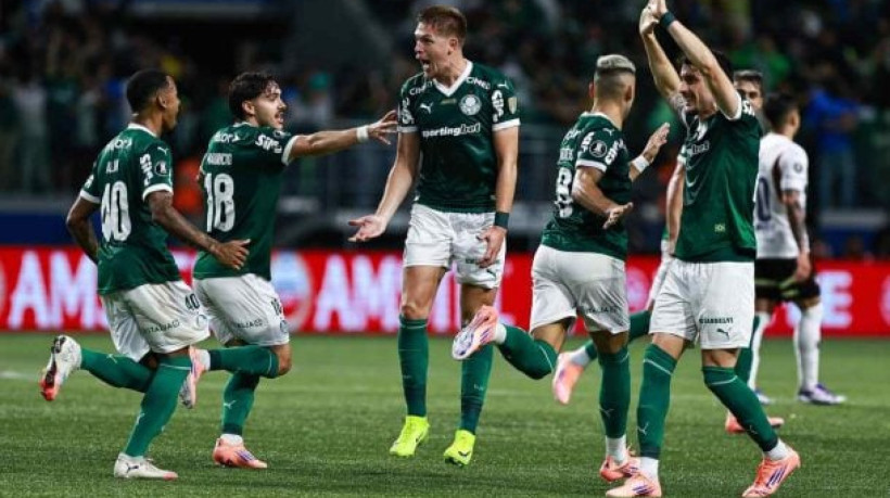 Uma das maiores vitórias da história da Liberta! Verdão, que perdeu 3 a 0 na ida, faz 4 a 0 e está na decisão Quem será tetra? Palmeiras ou Fla?