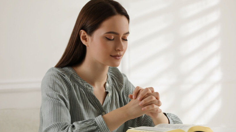 5 orações e salmos para afastar maus pensamentos e acalmar o coração