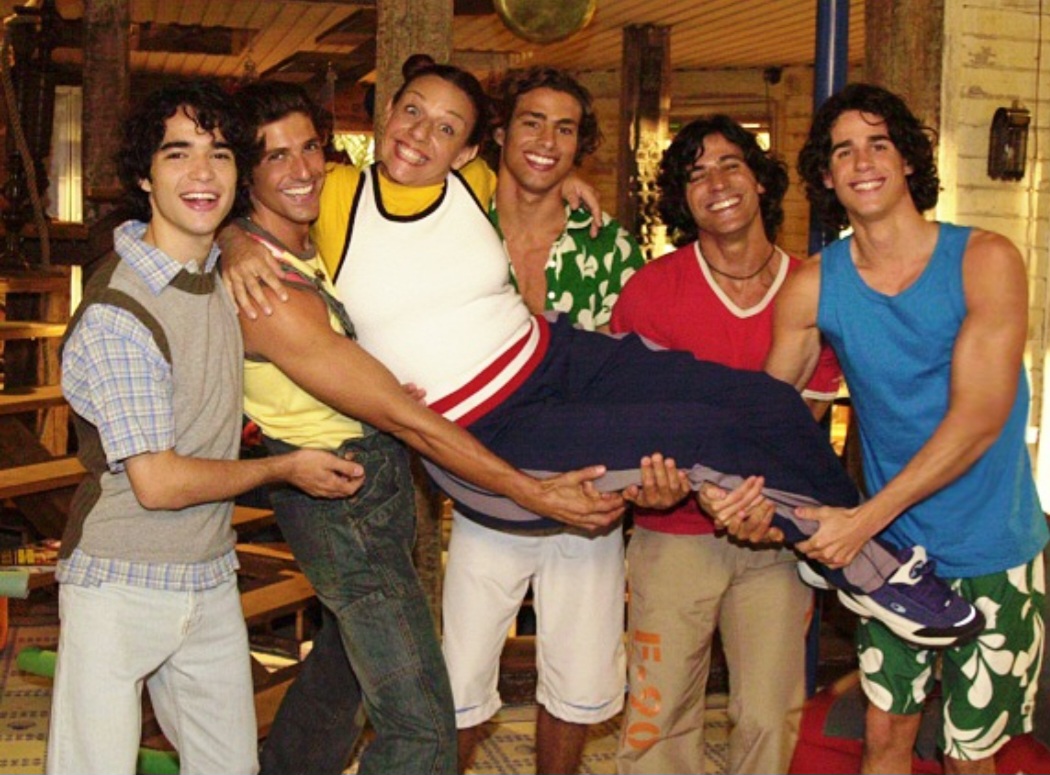 Mistura de comédia, romance e drama familiar, marcada por personagens carismáticos e uma vilã inesquecível, vendida também para mais de 107 países.