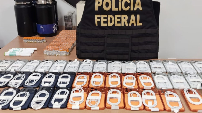 Homem é preso com diversos produtos sem autorização de origem estrangeira, como celulares e medicamentos para obesidade e diabetes, no aeroporto de Juazeiro do Norte nesta sexta-feira, 31