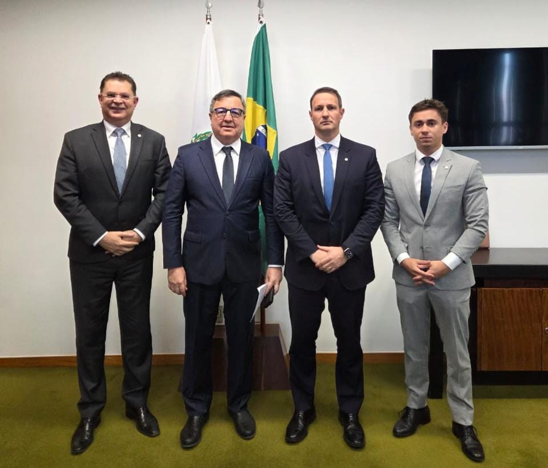 Danilo Forte (União) reúne lideranças do PL e relator do projeto que equipara facções criminosas com terroristas (Foto: Divulgação/Ascom Danilo Forte)