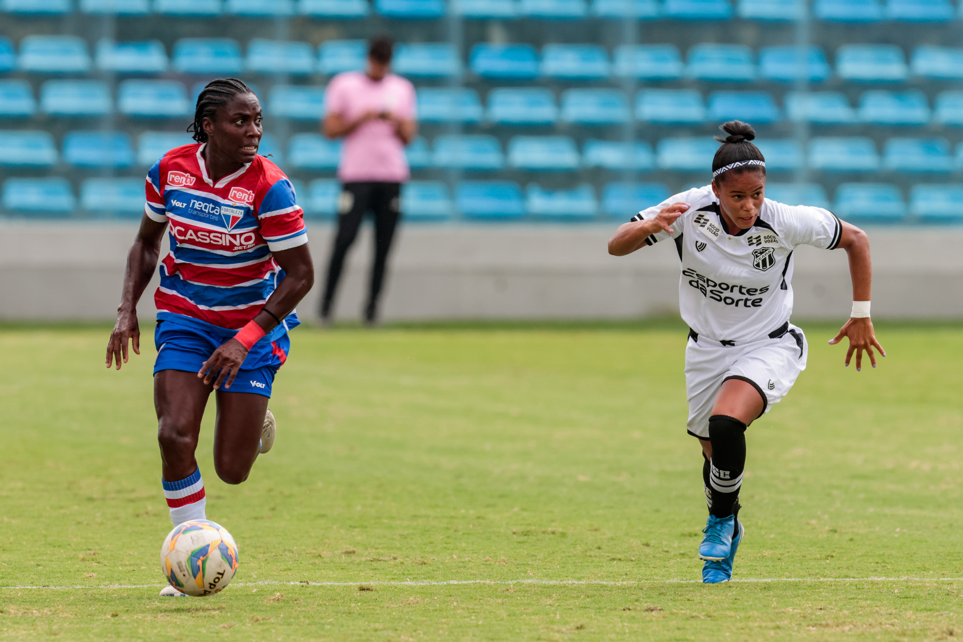 FORTALEZA-CE, BRASIL, 01-11-2025: Campeonato Cearense Feminino, Clássico Rainha, com vitória de 2 x 0 para o Fortaleza contra o Ceará. A partida aconteceu no Estádio Presidente Vargas. (Foto: Samuel Setubal/ O Povo) (Foto: Samuel Setubal)