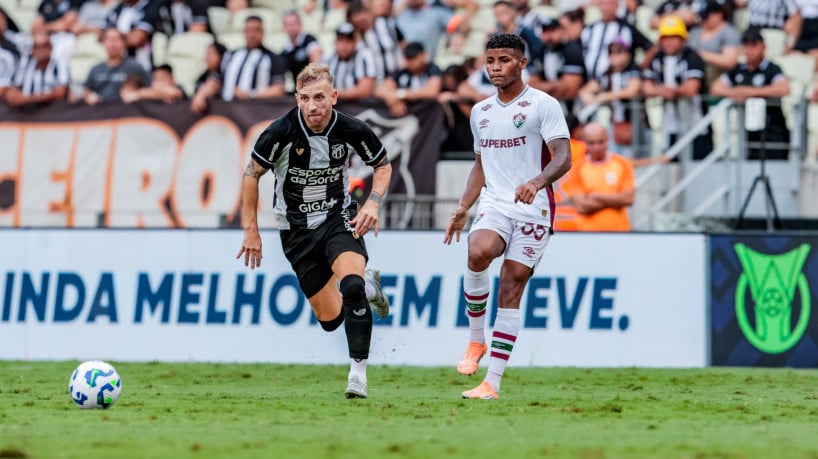 Pedro Henrique, atacante do Ceará, em jogo contra o Fluminense 