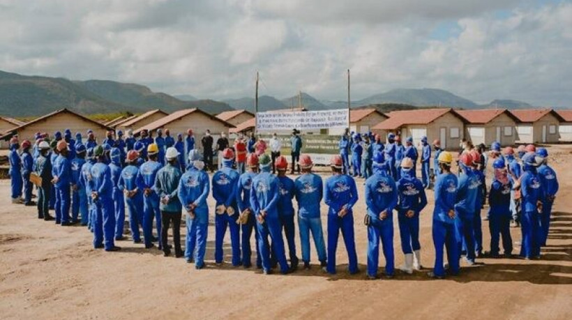 Prefeito de Itapipoca visita obras do Residencial Vicente Antenor Ferreira Gomes, a ser entregue nesta segunda, 3