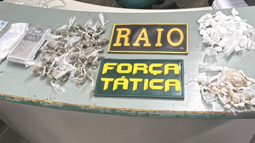 Polícia apreendeu 159 papelotes de drogas