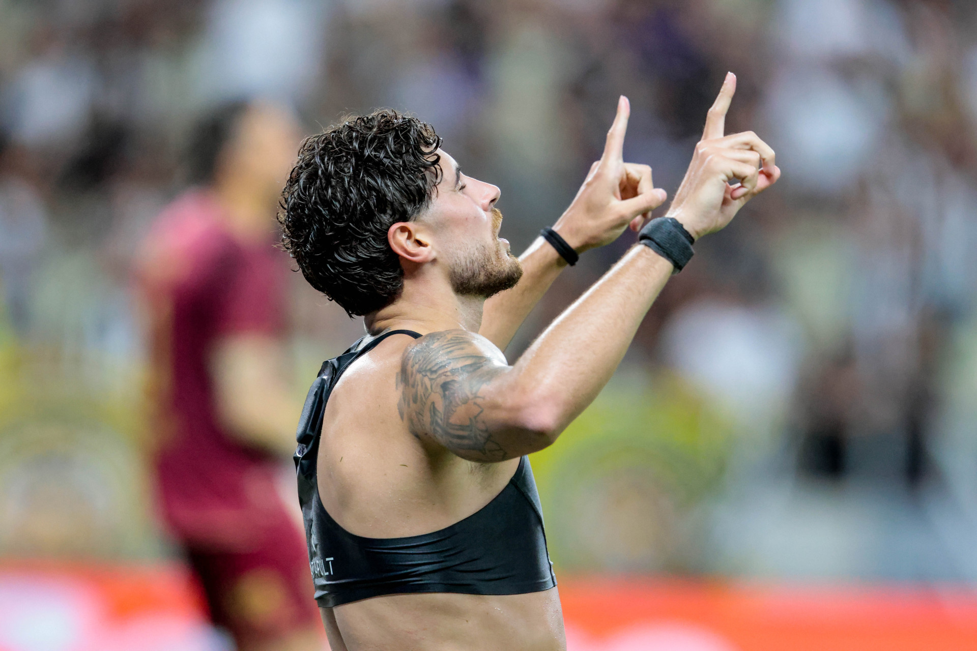 Pedro Raul comemora gol pelo Ceará (Foto: Samuel Setubal)