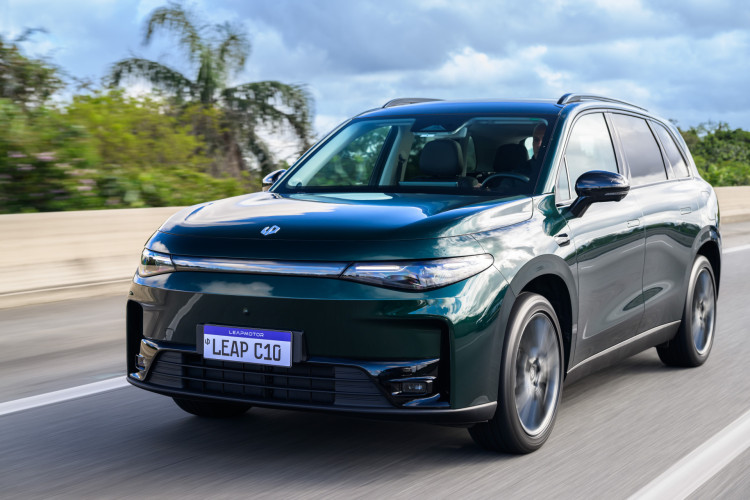 SUV C10 versão ultra-híbrida tem autonomia de 950 km