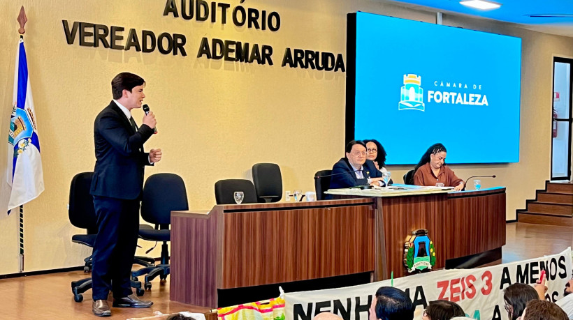 Audiência pública no auditório da Câmara Municipal de Fortaleza discute sugestões de mudanças na minuta do Plano Diretor apresentada pela Prefeitura de Fortaleza