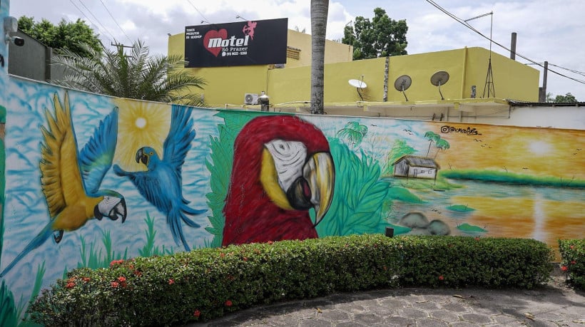 Sem cadeira erótica e espelho no teto, motéis se adaptam à COP30 e cobram mais de R$ 20 mil