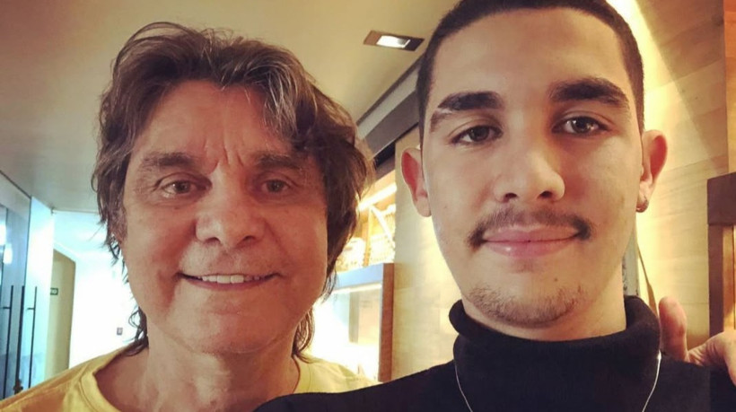 Lô Borges e o filho, Luca. Cantor e compositor mineiro morreu na noite de 2 de outubro de 2025