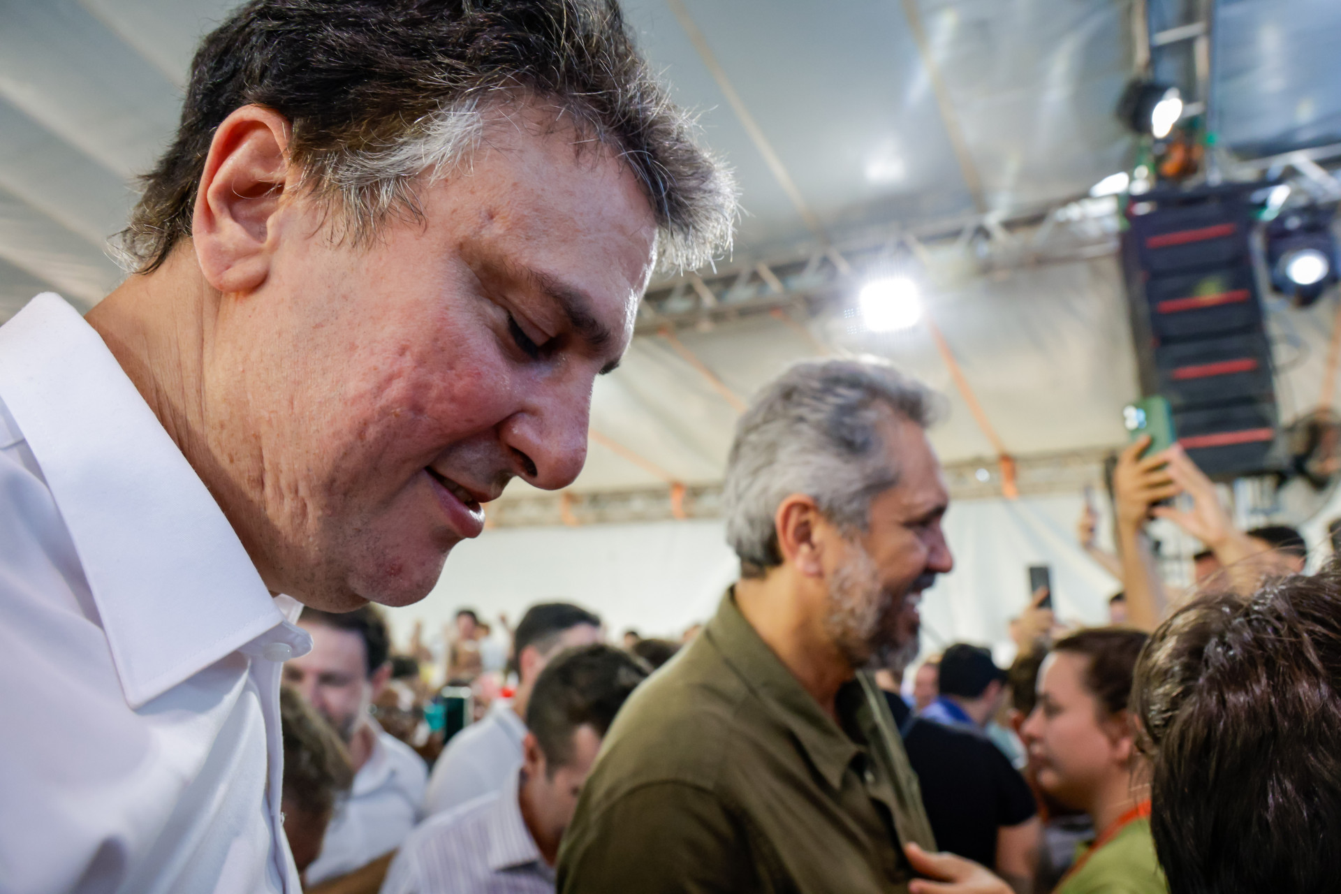 ￼MINISTRO Camilo Santana e governador Elmano de Freitas: a incerteza que se insinua para 2026 no CE (Foto: FCO FONTENELE)