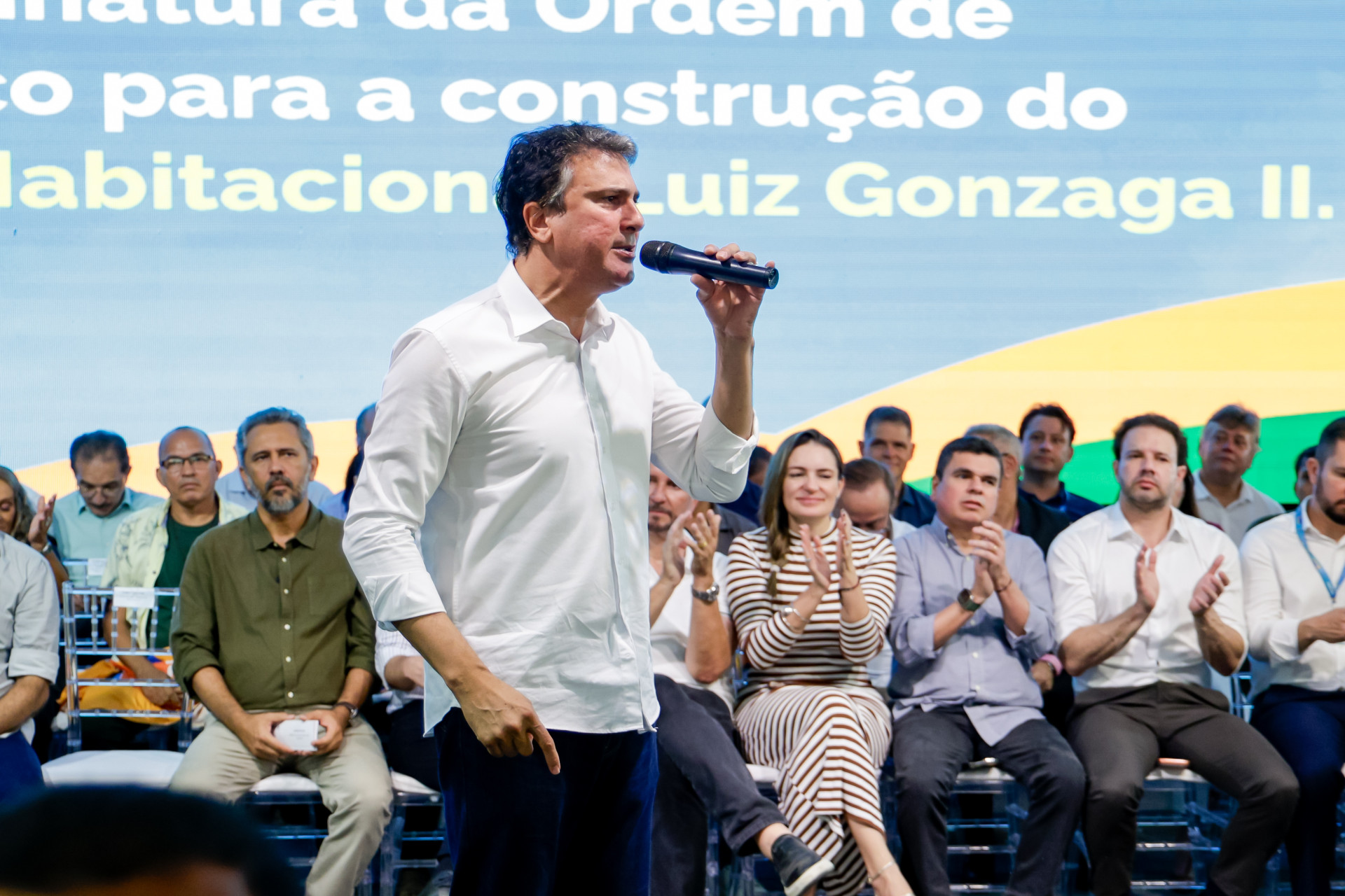 FORTALEZA, CE,  BR - 03.11.25 Governador Elmano de Freitas, prefeito Evandro Leitão, Camilo Santana e Jader Filho, Ministro das Cidades participam da assinatura para construção do Conjunto Habitacional Luiz Gonzaga 2 no Jangurussu   (Fco Fontenele/O POVO) (Foto: FCO FONTENELE)