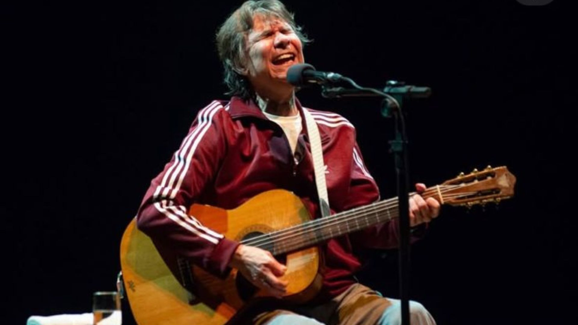 Lô Borges enfrentava complicações após uma intoxicação medicamentosa.