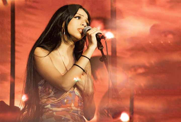 Como cantora, Saleka ja havia interpretado músicas para os projetos de seu pai, como a série Servant (2019–2023), da Apple TV+, e seu filme Tempo (2021) . Mas em  Trap, ao viver uma popstar, ela soma a performance de cantora com a de atriz.  