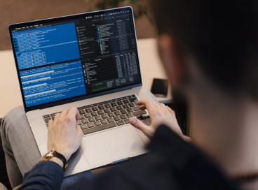 Analistas afirmam que o aplicativo Qwen destaca a ambição da Alibaba de capturar o mercado de IA para consumidores 