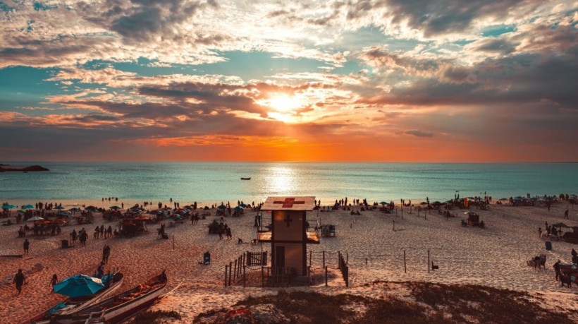 5 destinos brasileiros perfeitos para ver o pôr do sol a dois