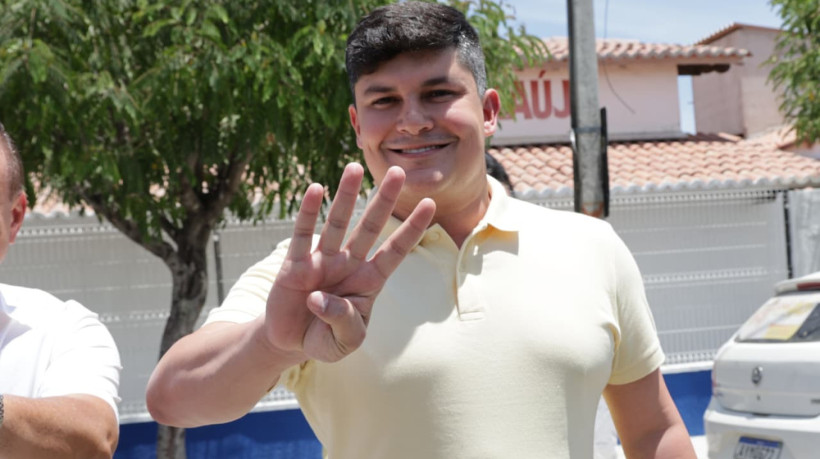 TRE-CE decidiu, por unanimidade, pelo desprovimento do recurso eleitoral contra o deferimento do registro de candidatura de Joel Barroso (PSB), prefeito eleito de Santa Quitéria