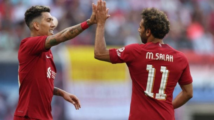 Ex-jogador dos Reds elogia a energia do brasileiro, a consistência do egípcio e revela torcida pelo antigo clube antes do duelo da Champions