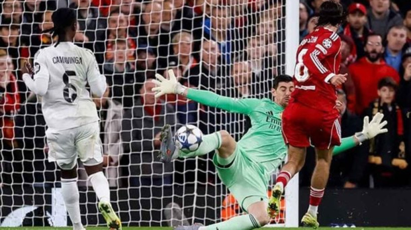 Goleiro do Real Madrid admite dificuldades em Anfield, elogia o rival e pede reação após o fim dos 100% de aproveitamento na Champions