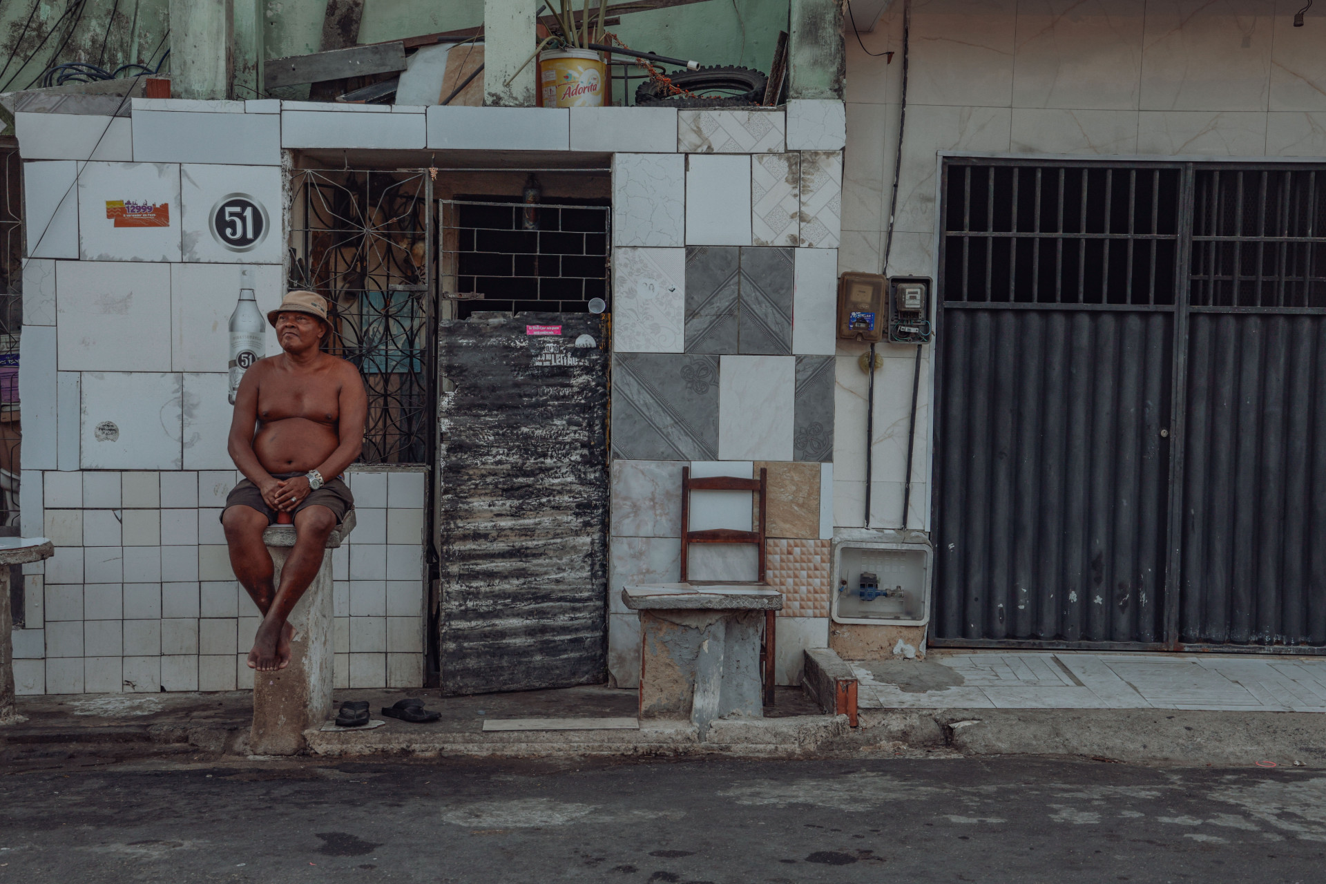 Caso envolvendo as bebidas aconteceu no bairro Planalto Pici, em Fortaleza Na foto, local onde vítimas bebiam (Foto: FCO FONTENELE/O POVO)