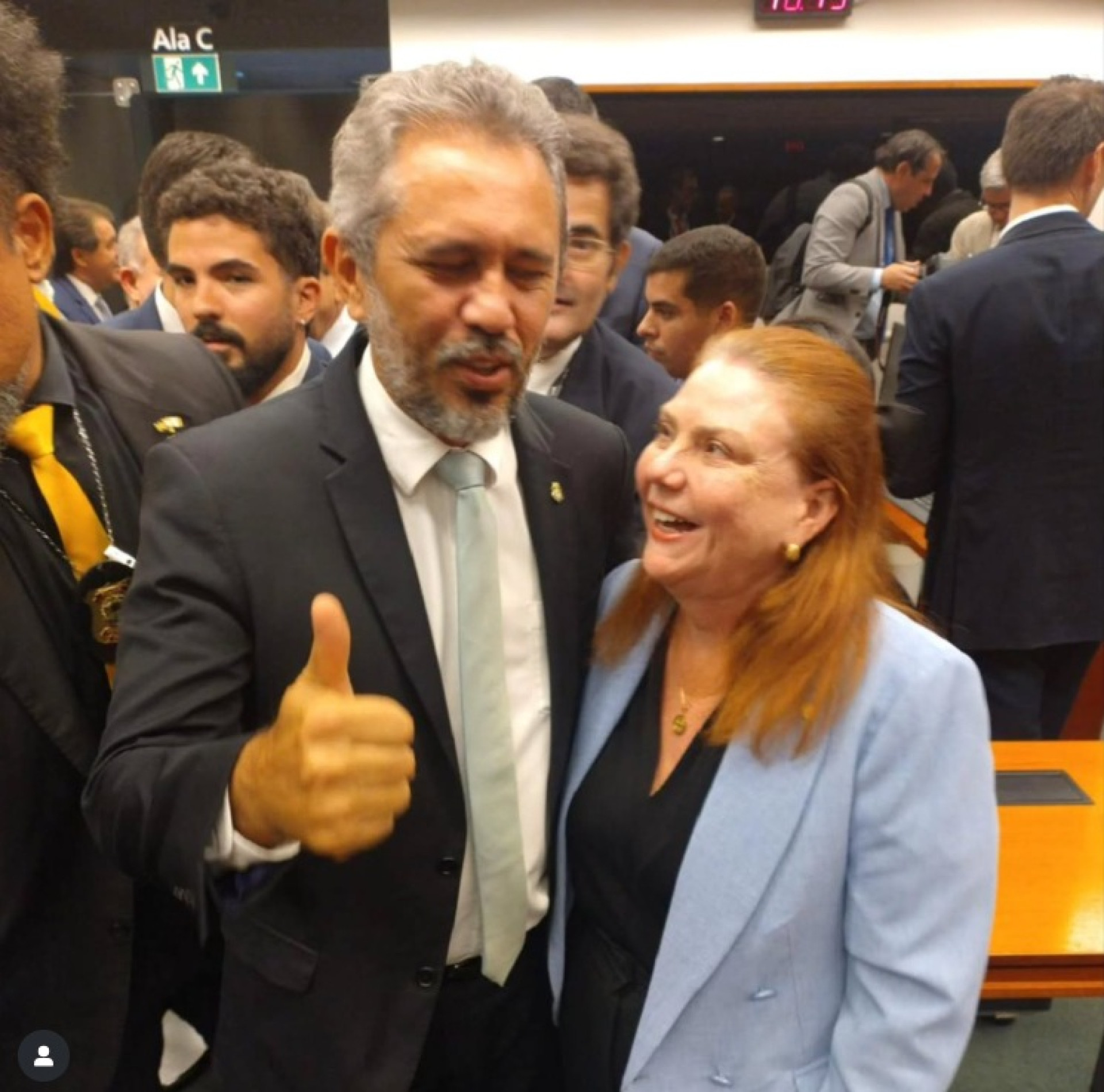 Deputada divulgou mensagem de apoio a Elmano nas redes (Foto: Reprodução/Instagram Fernanda Pessoa)