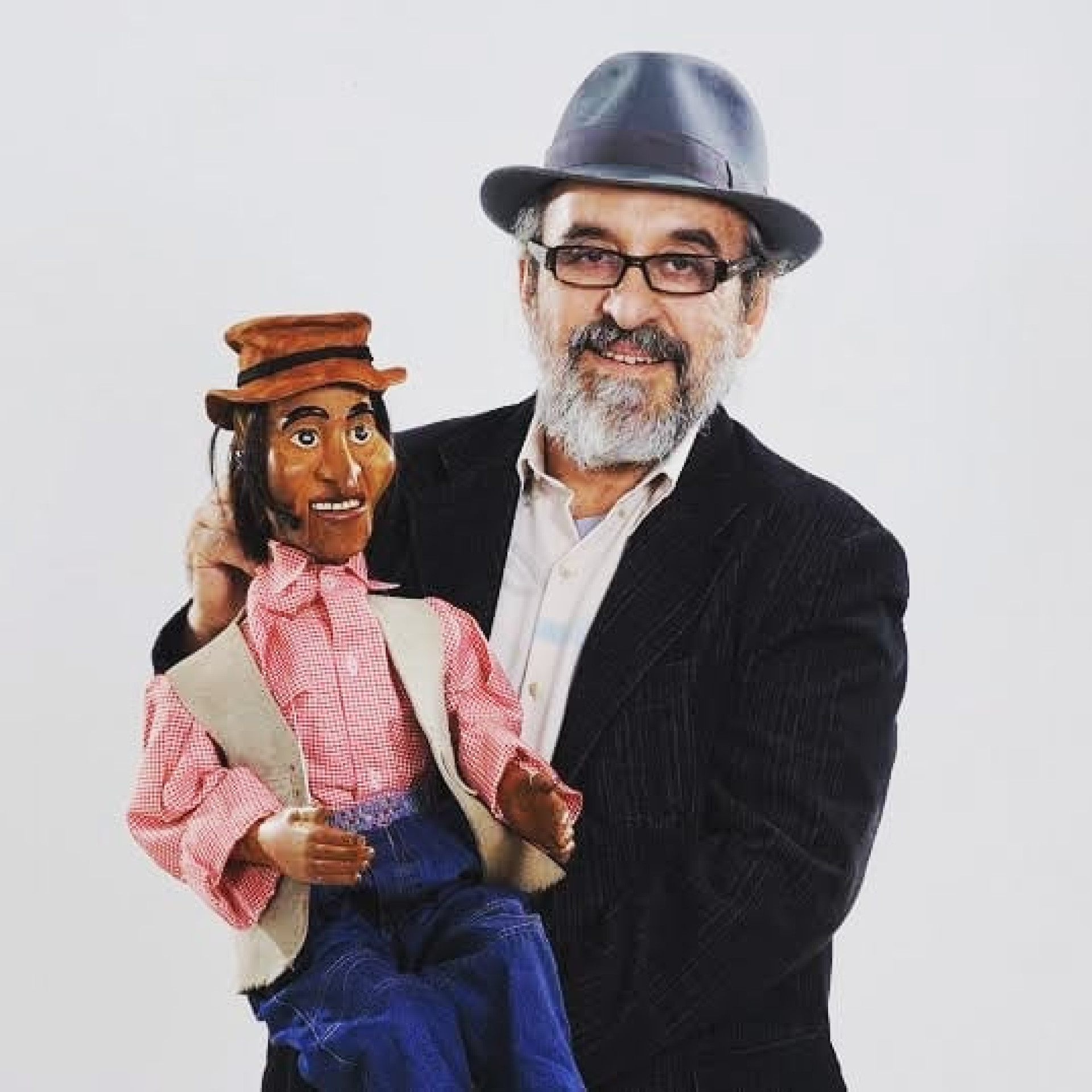 Augusto bonequeiro (Foto: Reprodução/Instagram @bonequeiro)