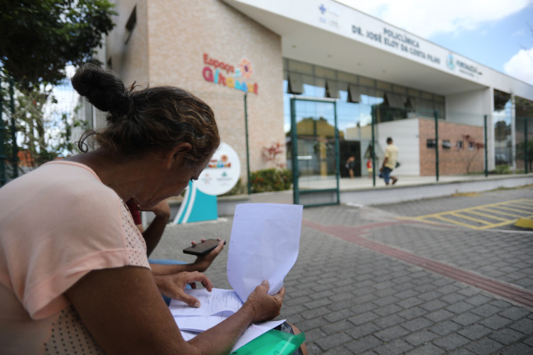 FORTALEZA-CE, BRASIL,05.11.2025: Falta de médicos e remédios na policlínica do Siqueira.  (Fotos: Fabio Lima/OPOVO)