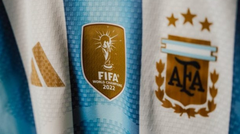 Linhas sólidas e suaves de cores tradicionais dão lugar a marcante tom degradê