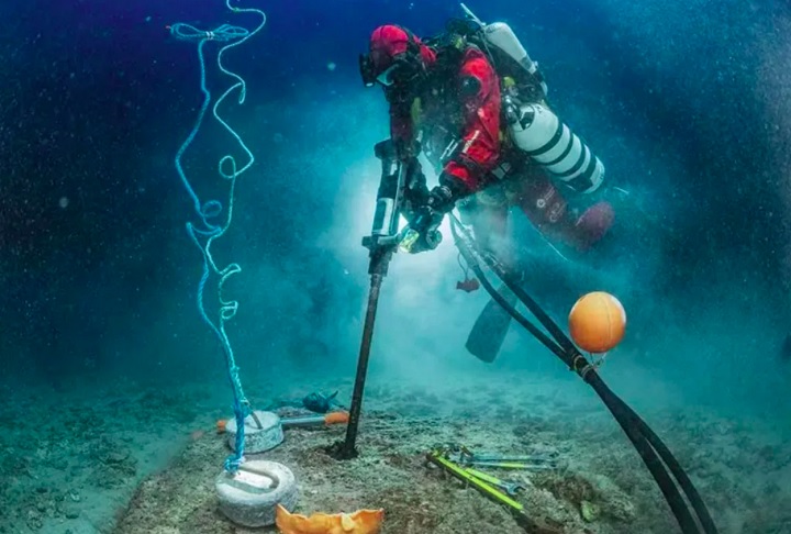 Os pesquisadores chegaram à conclusão de que esses anéis se formaram há milhares de anos, quando o mar era mais raso.