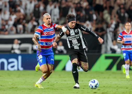 FORTALEZA-CE, BRASIL, 06-11-2025: Vina Campeonato Brasileiro Serie A Clássico Rei deu empate entre Fortaleza x Ceará. A partida aconteceu na Arena Castelão. (Foto: Samuel Setubal/ O Povo)