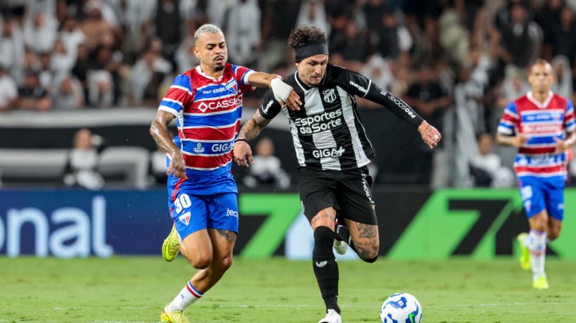 FORTALEZA-CE, BRASIL, 06-11-2025: Vina Campeonato Brasileiro Serie A Clássico Rei deu empate entre Fortaleza x Ceará. A partida aconteceu na Arena Castelão. (Foto: Samuel Setubal/ O Povo) 