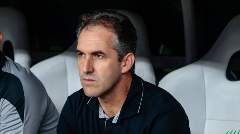 FORTALEZA-CE, BRASIL, 06-11-2025: Léo Condé Campeonato Brasileiro Serie A Clássico Rei deu empate entre Fortaleza x Ceará. A partida aconteceu na Arena Castelão. (Foto: Samuel Setubal/ O Povo)