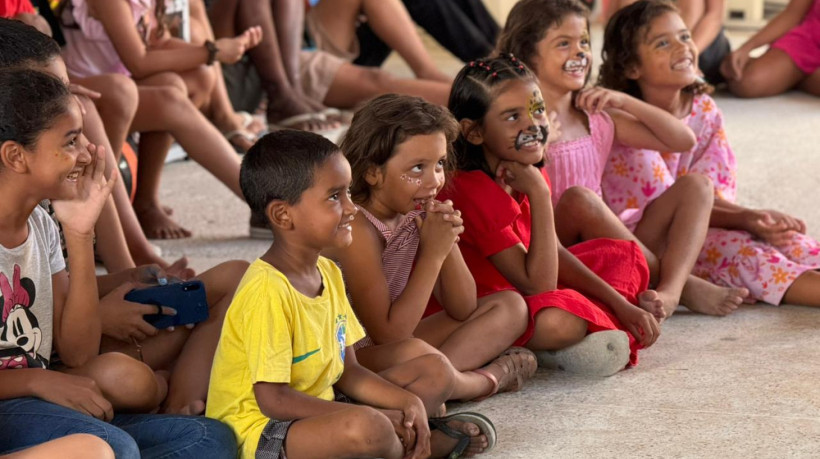 Projetos do PReVio fortalecem vínculos e promovem a cultura de paz nas comunidades cearenses. Na foto, crianças são beneficiadas com o projeto Napaz