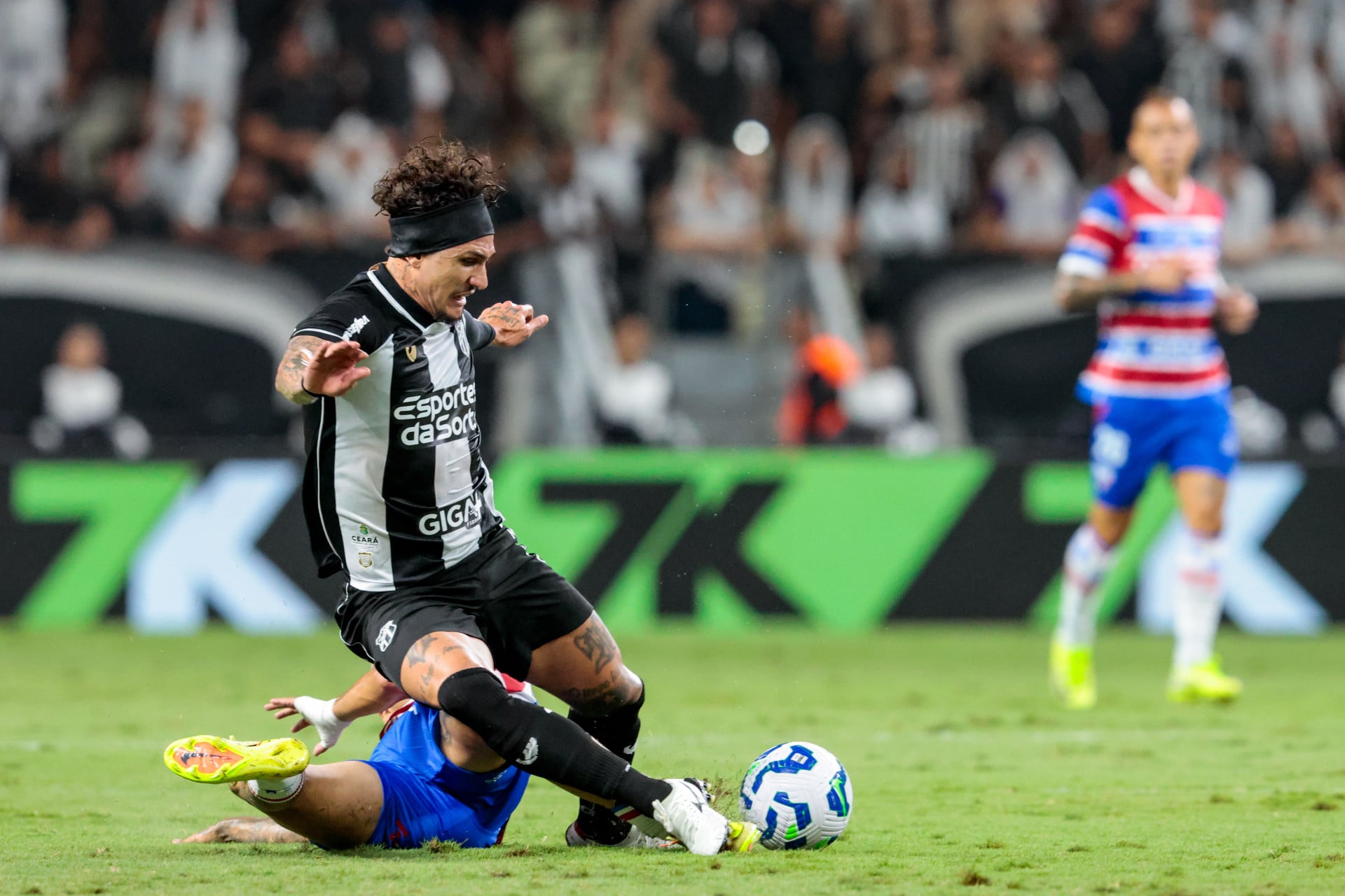 Fortaleza e Ceará caíram juntos à Série B (Foto: Samuel Setubal)