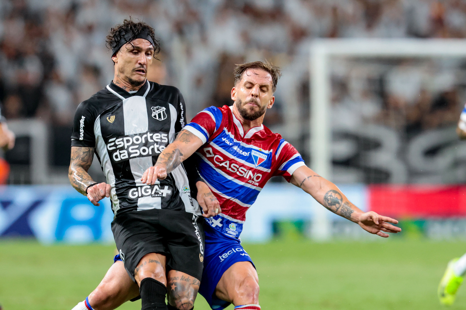 FORTALEZA-CE, BRASIL, 06-11-2025: Vina Campeonato Brasileiro Serie A Clássico Rei deu empate entre Fortaleza x Ceará. A partida aconteceu na Arena Castelão. (Foto: Samuel Setubal/ O Povo) (Foto: Samuel Setubal)