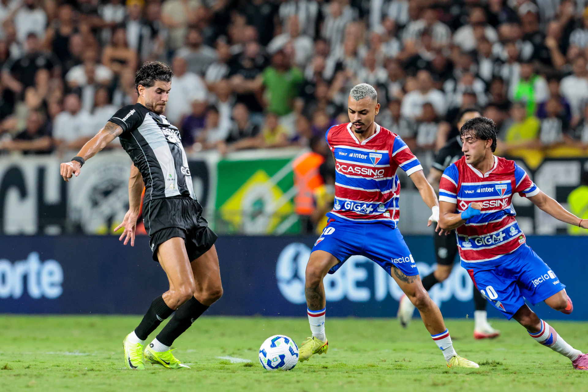 Ceará e Fortaleza têm pontuação igual na Série A 2025 (Foto: Samuel Setubal)
