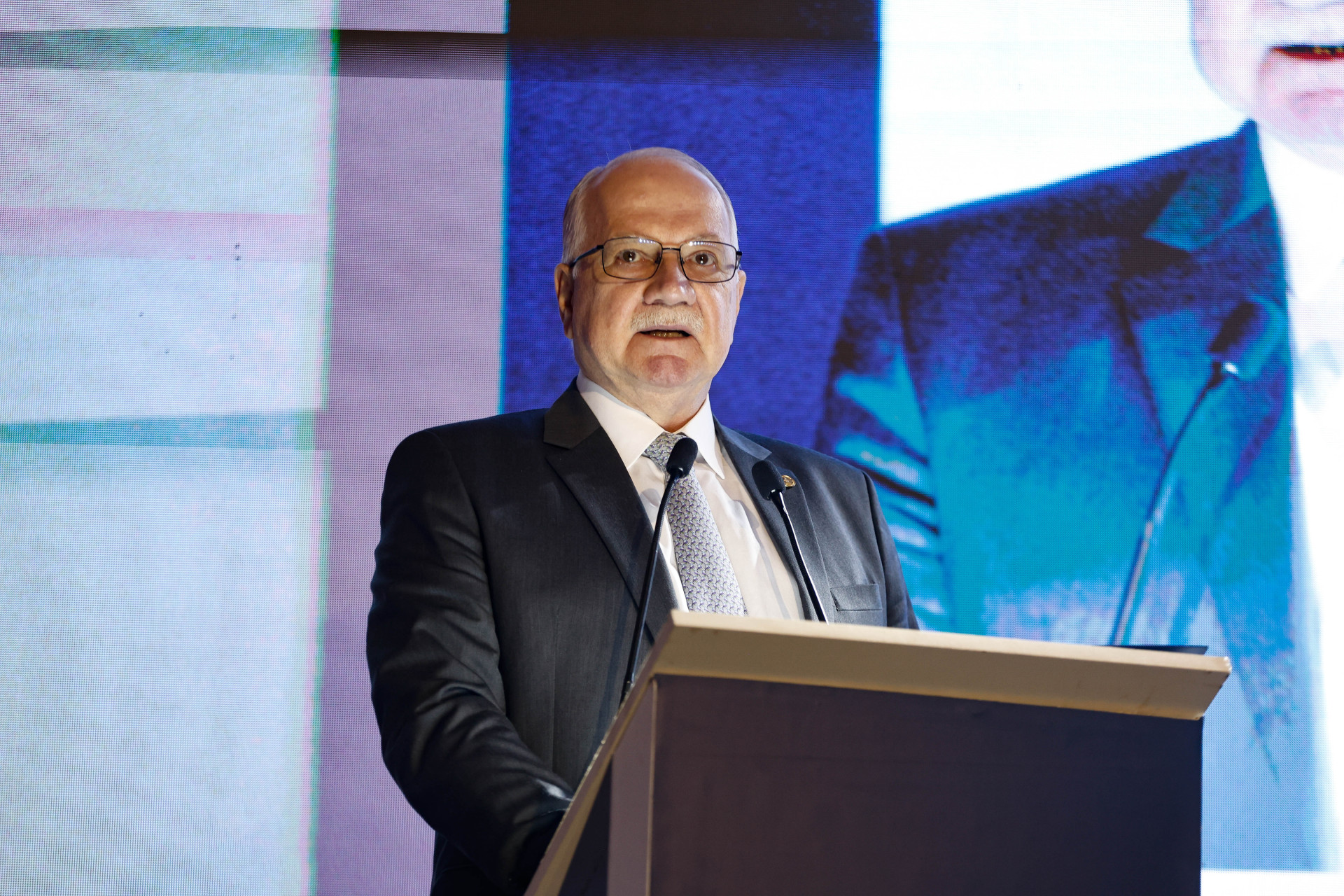 Ministro Edson Fachin discursa em Congresso do Fórum Nacional do Judiciário para a Saúde, no Centro de Eventos de Ceará (Foto: DANIEL GALBER/ESPECIAL PARA O POVO)