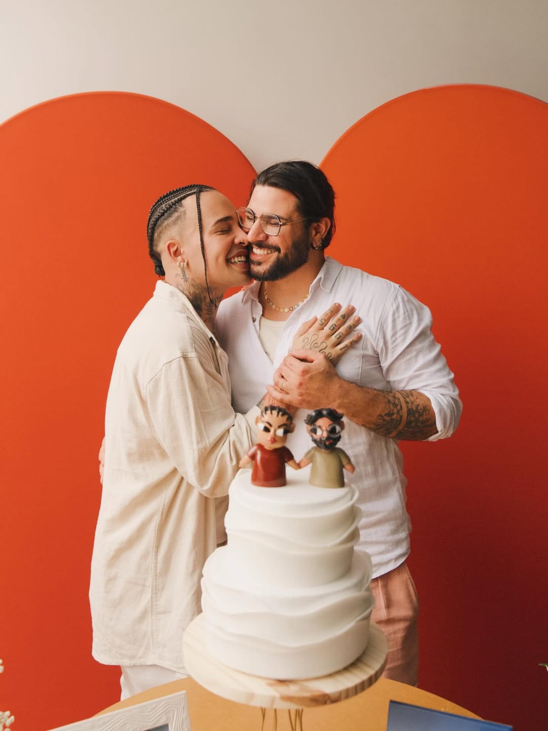 Daniel Garcia, ator e cantor e intérprete da drag queen Gloria Groove, se casou com o ceramista Pedro Lopes